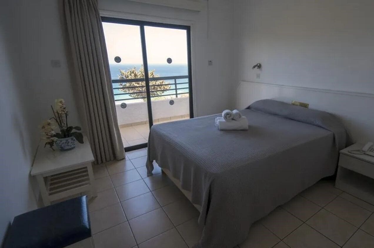 Апартаменти Konnos Bay 3*